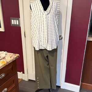 Banana Republic wide leg size 10 pants, matching white/olive green blouse